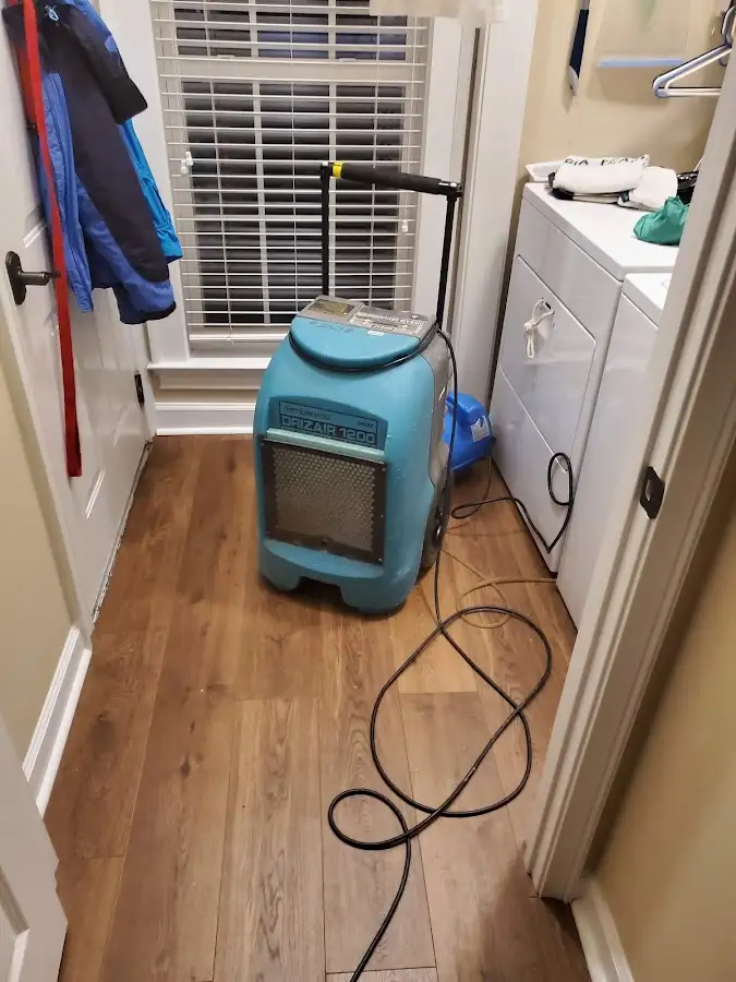 Commercial dehumidifier deployed for Flood Damage Cleanup in Hunters Creek